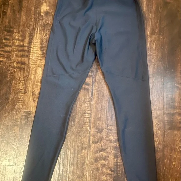 Under Armour Black Heat Gear Compression Leggings - Picture 3 of 4